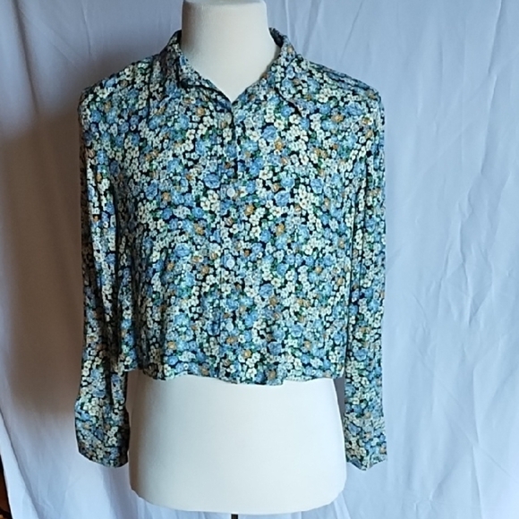 Tops - Zara floral top size S